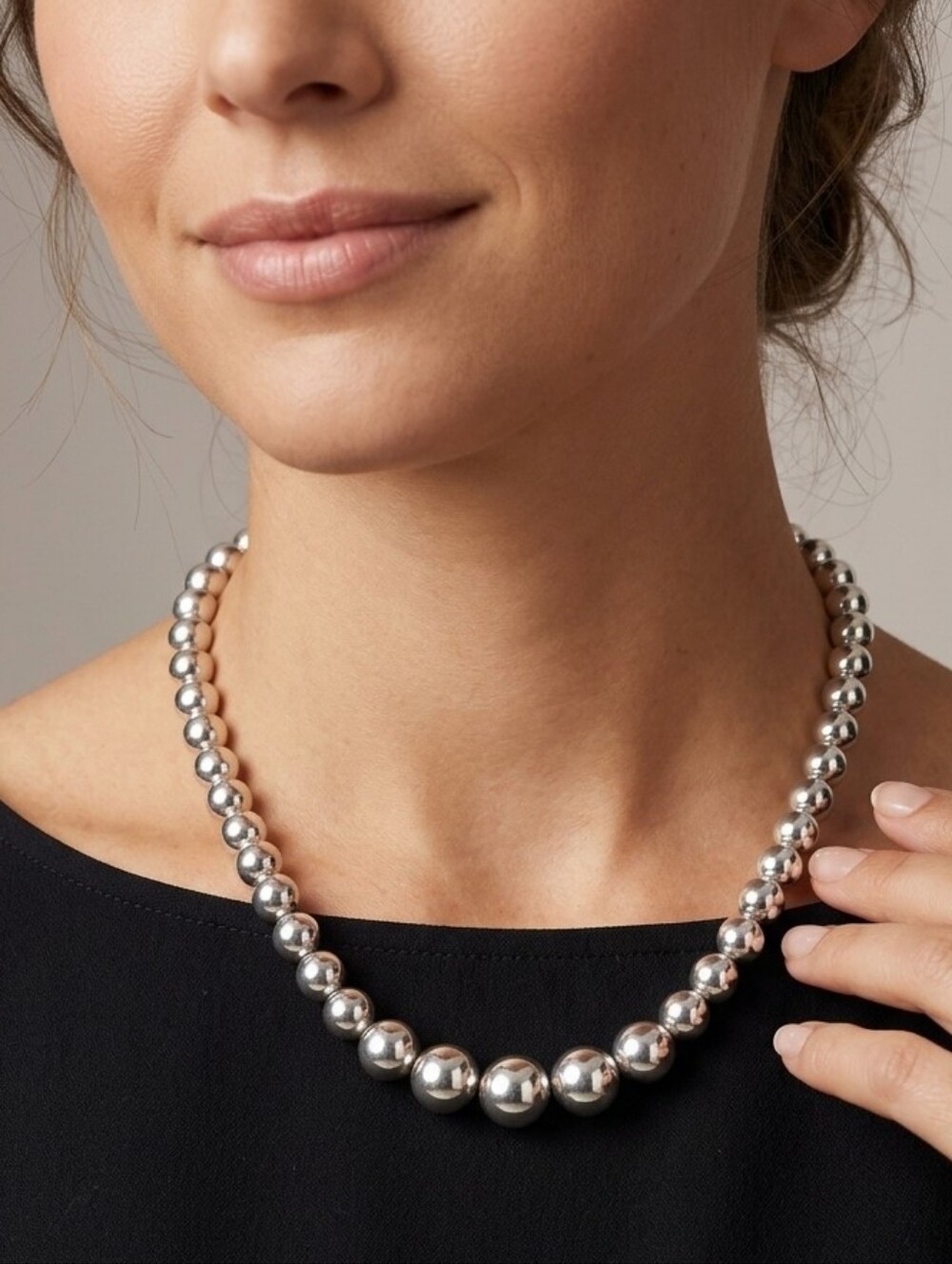Silver Tone 18-Inch Graduated Ball Necklace